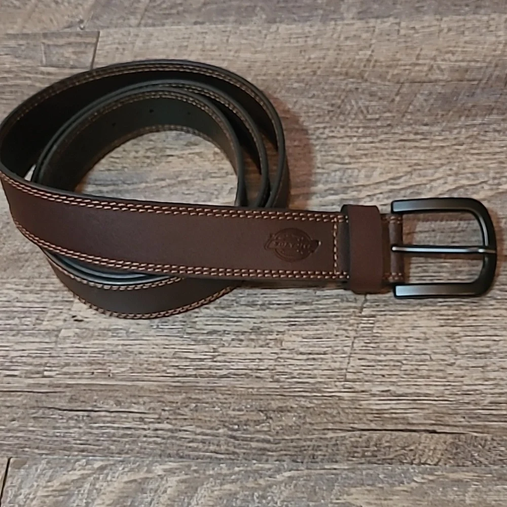 Dickies Size 48 Brown Big and Tall Bridle Leather Casual Belt NWOT